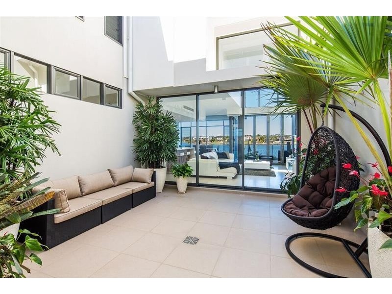 3/9 Moores Crescent, Varsity Lakes QLD 4227