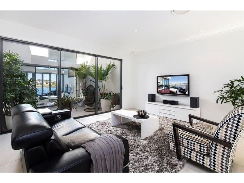 3/9 Moores Crescent, Varsity Lakes QLD 4227