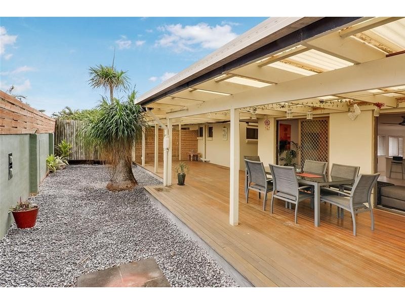 4 Oceanic  Drive, Warana QLD 4575