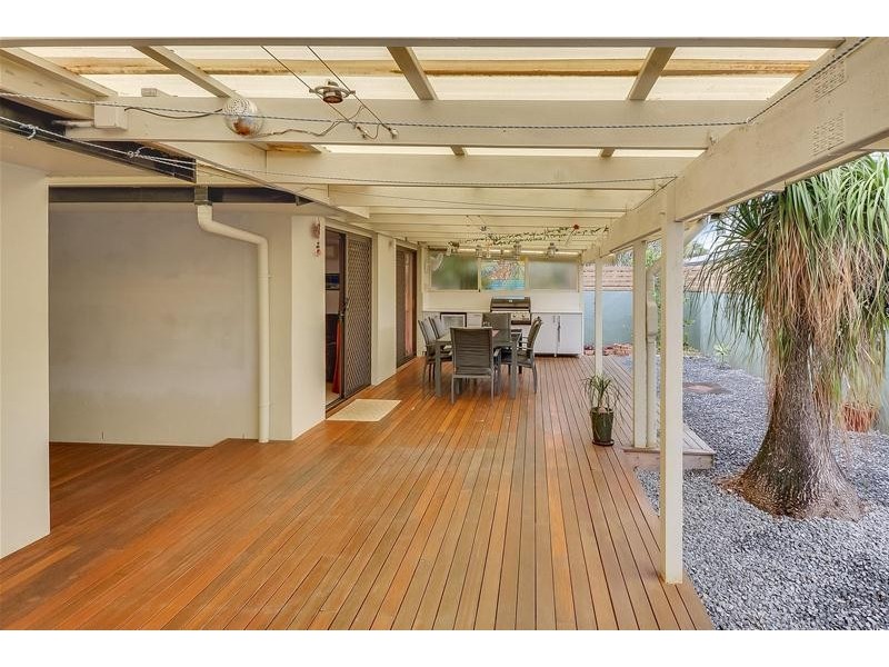 4 Oceanic  Drive, Warana QLD 4575