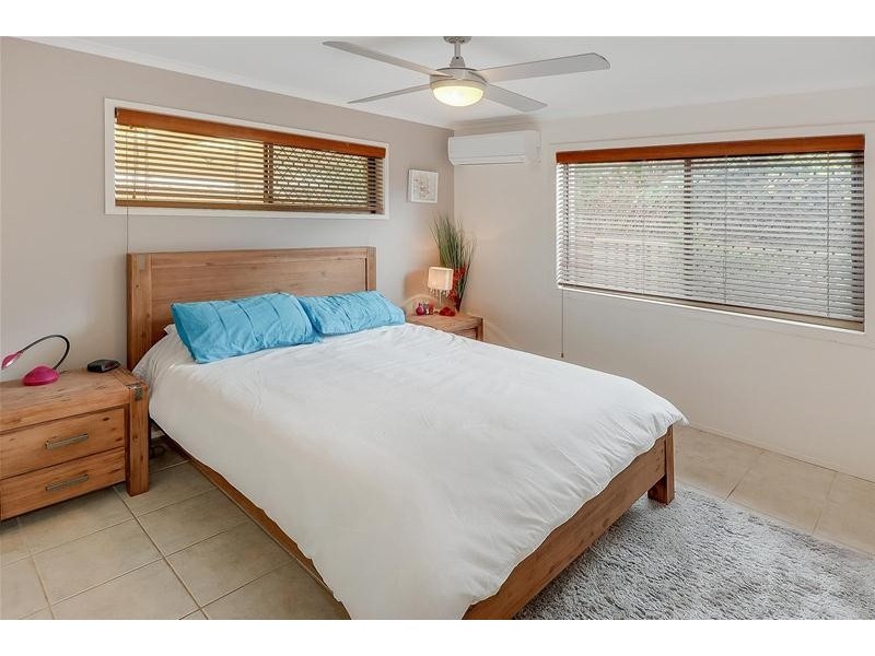 4 Oceanic  Drive, Warana QLD 4575