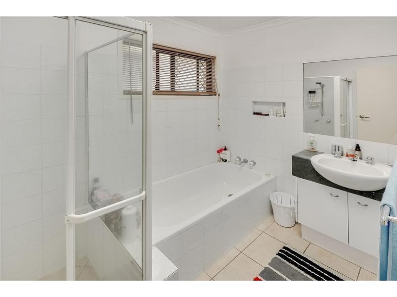 4 Oceanic  Drive, Warana QLD 4575