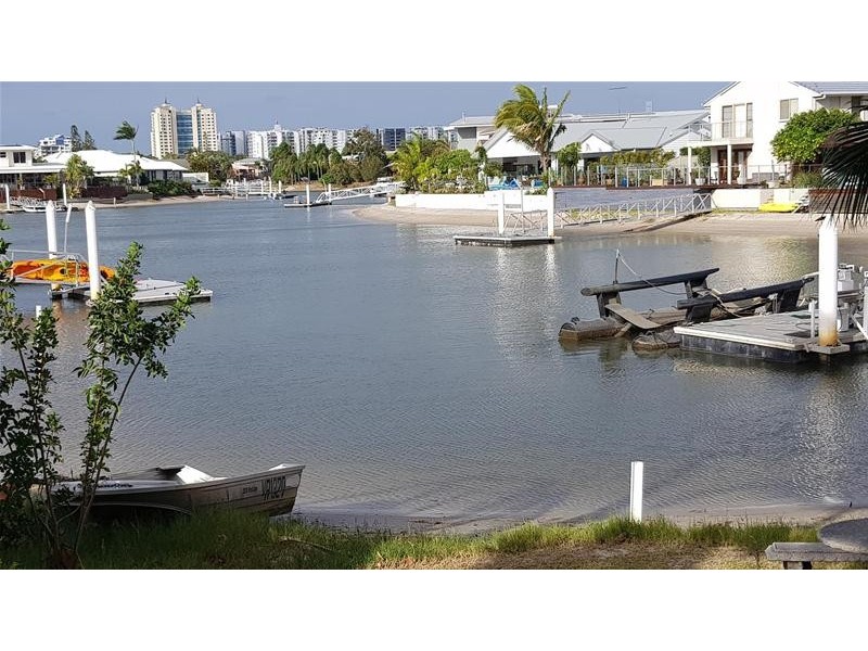 6/2 Balyarta Crescent, Mooloolaba QLD 4557