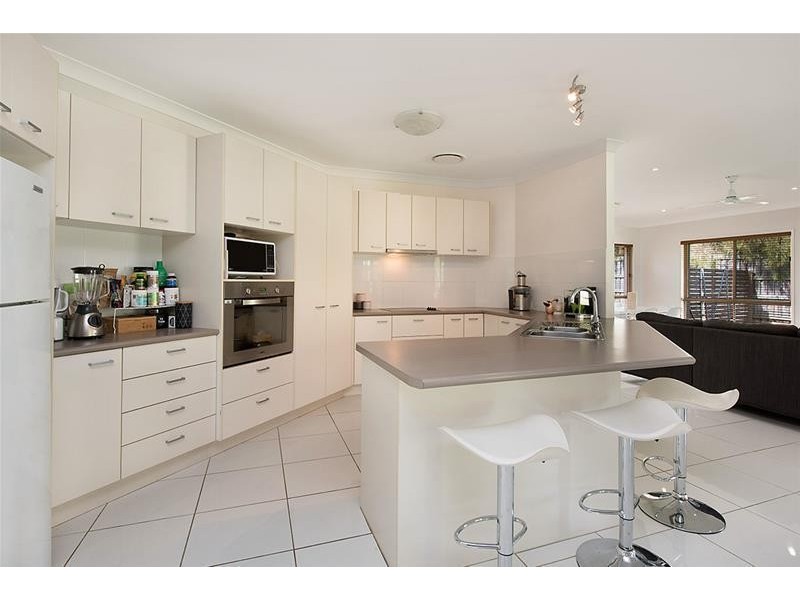 6 Jade Court, Little Mountain QLD 4551