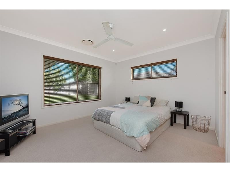 6 Jade Court, Little Mountain QLD 4551