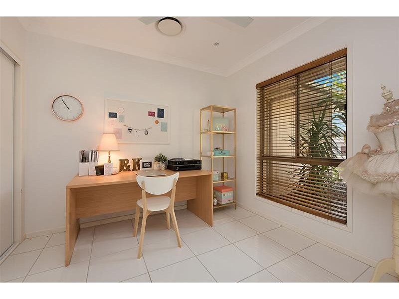 6 Jade Court, Little Mountain QLD 4551