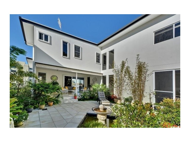 16 Mari Street, Alexandra Headland QLD 4572