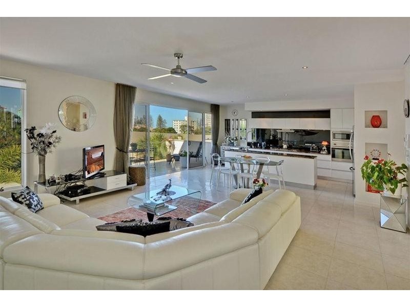 16 Mari Street, Alexandra Headland QLD 4572