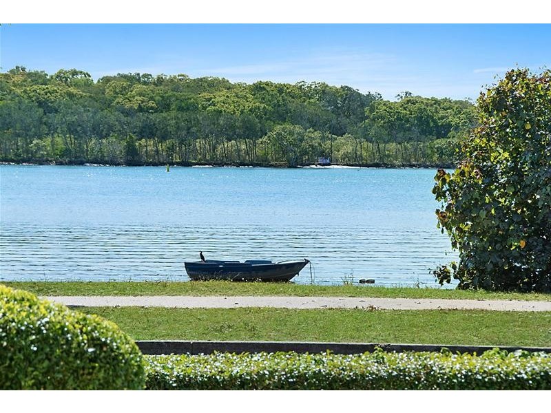 2/107 Bradman Avenue, Maroochydore QLD 4558