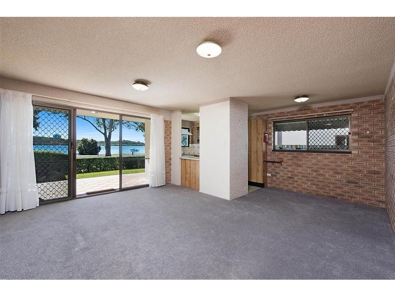 2/107 Bradman Avenue, Maroochydore QLD 4558