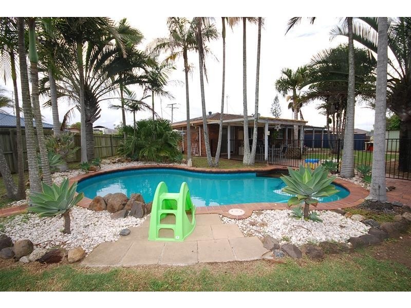 2 Mulgani Street, Warana QLD 4575