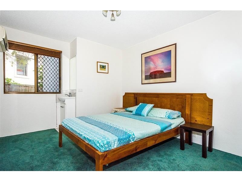 1/236 Alexandra Parade, Alexandra Headland QLD 4572