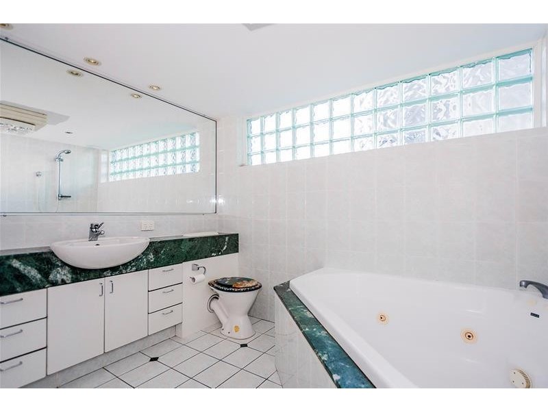 1/236 Alexandra Parade, Alexandra Headland QLD 4572