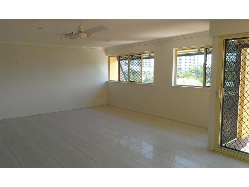 12/27 Kingsford Smith Parade, Maroochydore QLD 4558