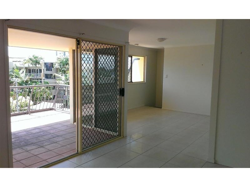 12/27 Kingsford Smith Parade, Maroochydore QLD 4558