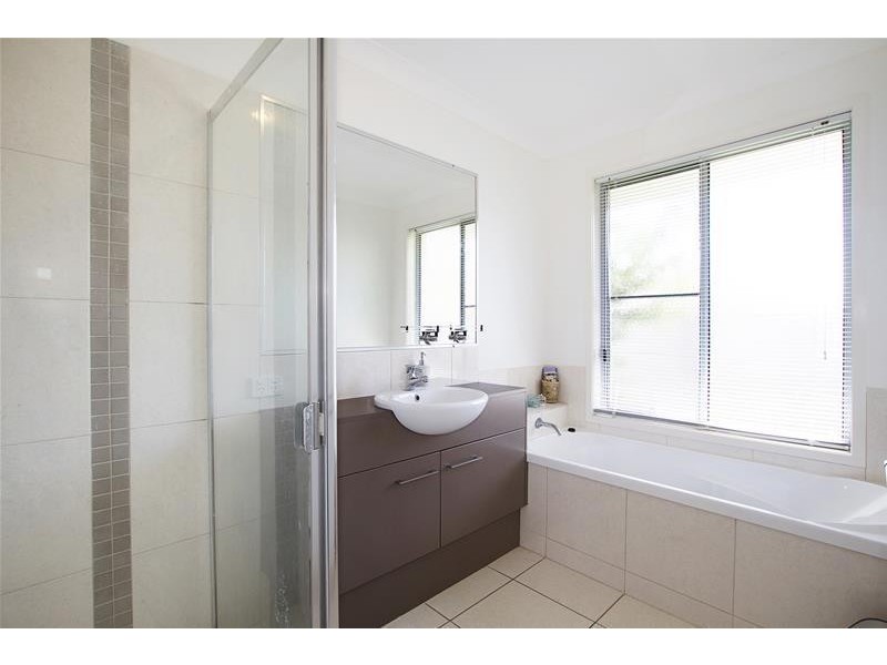 4 Maplespring Street, Sippy Downs QLD 4556