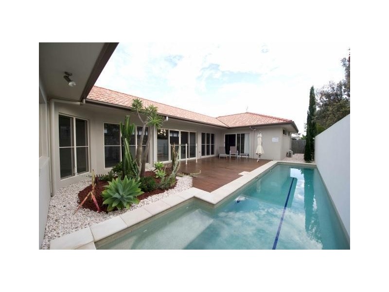 14 Magnetic Street, Parrearra QLD 4575