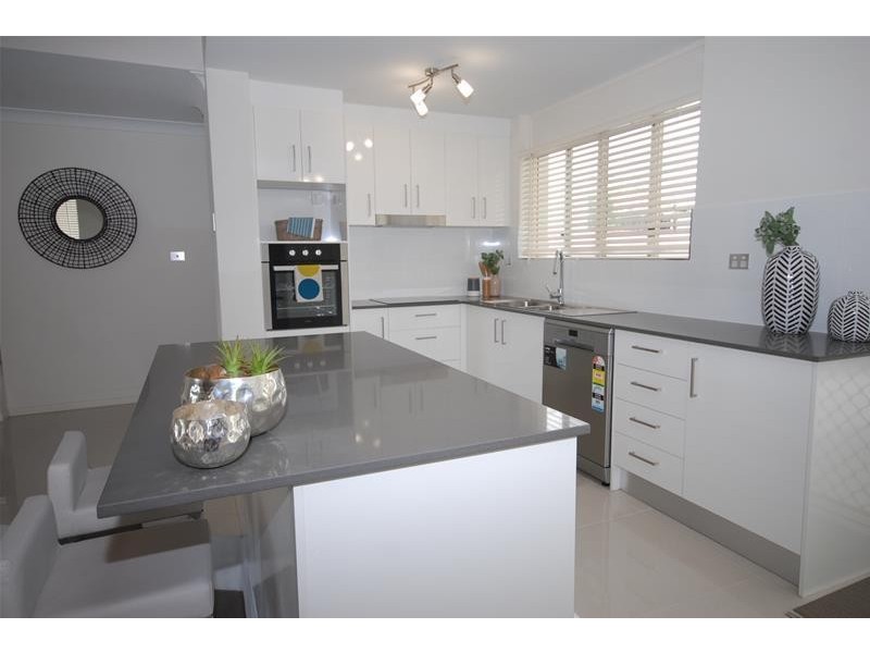 41 Elinya Street, Battery Hill QLD 4551