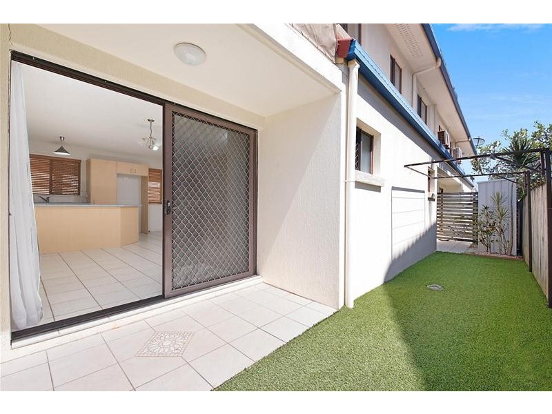 2/4 Yallanga Place, Mooloolaba QLD 4557