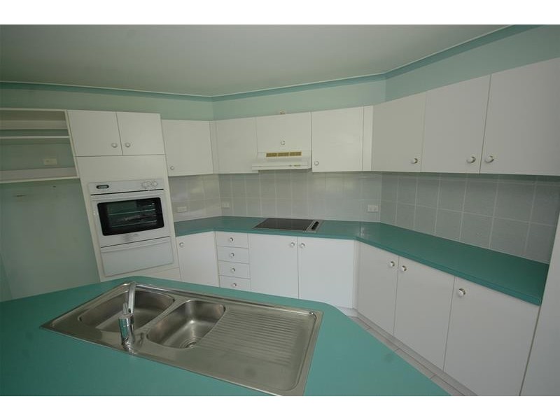 25 Poinciana Avenue, Mooloolaba QLD 4557