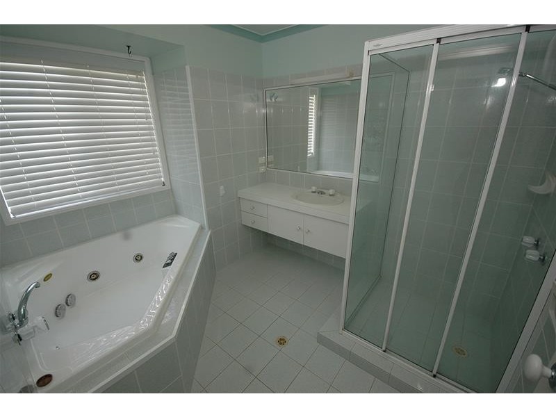 25 Poinciana Avenue, Mooloolaba QLD 4557