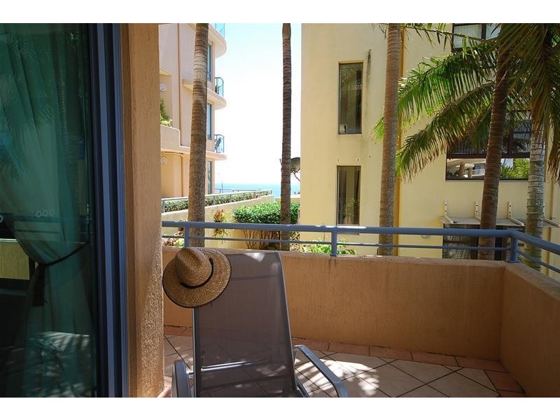 5/4 Buderim Avenue, Alexandra Headland QLD 4572