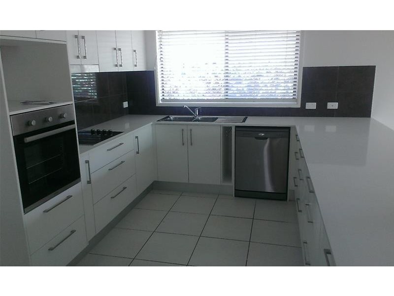 5 Leo Crescent, Alexandra Headland QLD 4572