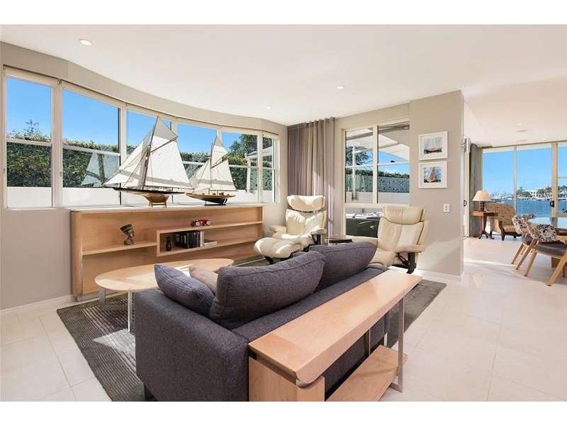 2/49 River Esplanade, Mooloolaba QLD 4557