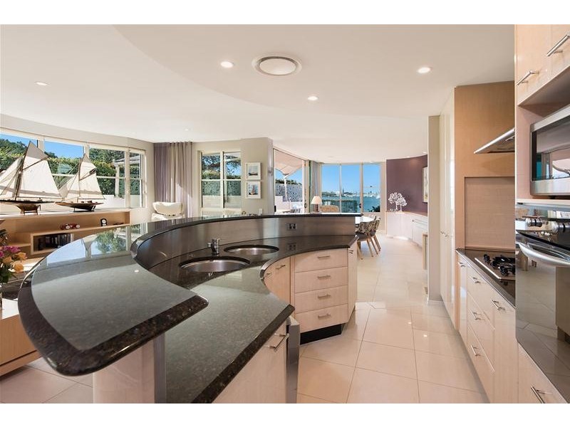 2/49 River Esplanade, Mooloolaba QLD 4557