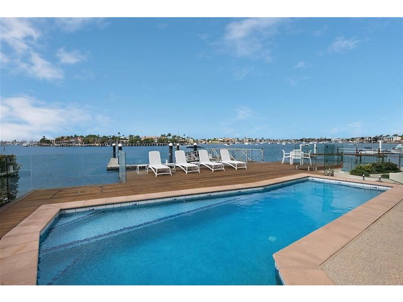 2/49 River Esplanade, Mooloolaba QLD 4557