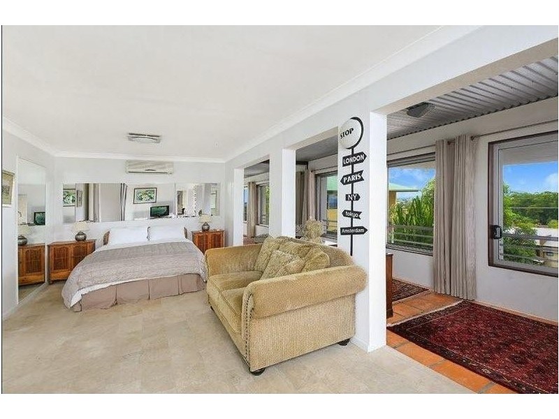 21 Yakola Parade, Alexandra Headland QLD 4572