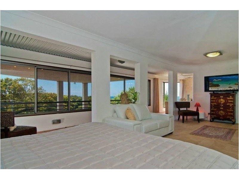 21 Yakola Parade, Alexandra Headland QLD 4572