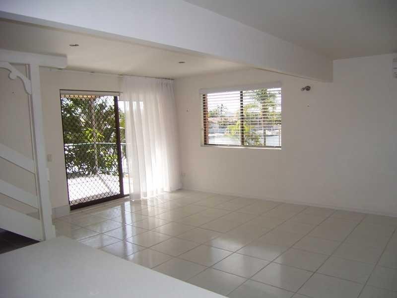 8/11-13 Woomba Place, Mooloolaba QLD 4557