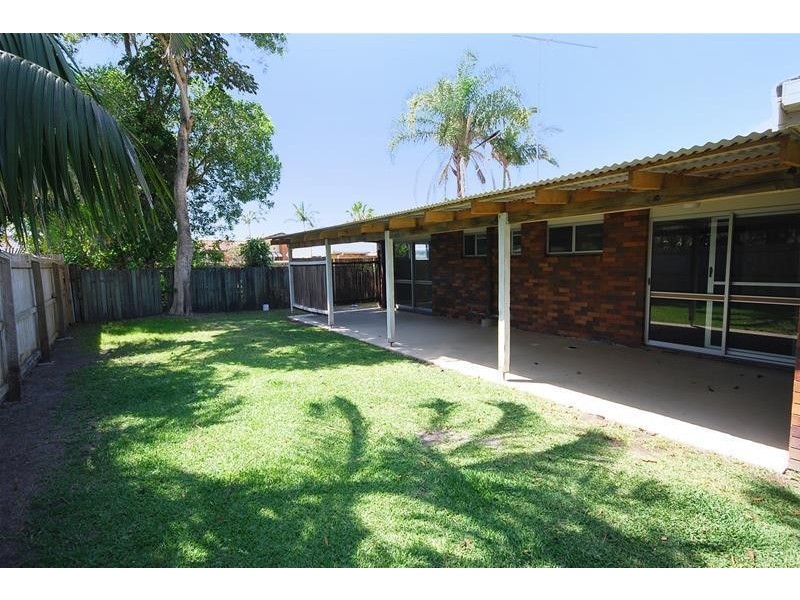 13 Jarrah Street, Minyama QLD 4575