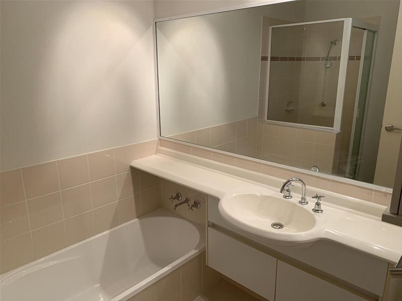 27/1 Poinsettia Court, Mooloolaba QLD 4557