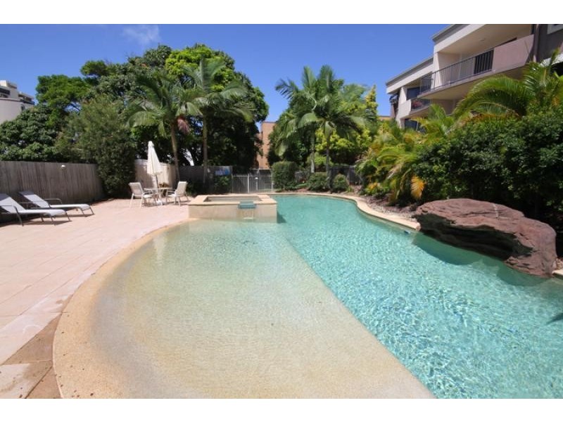 2/87 Duporth Avenue, Maroochydore QLD 4558