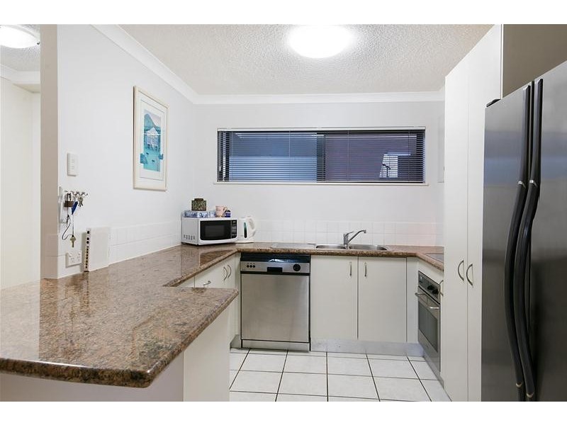 2/87 Duporth Avenue, Maroochydore QLD 4558