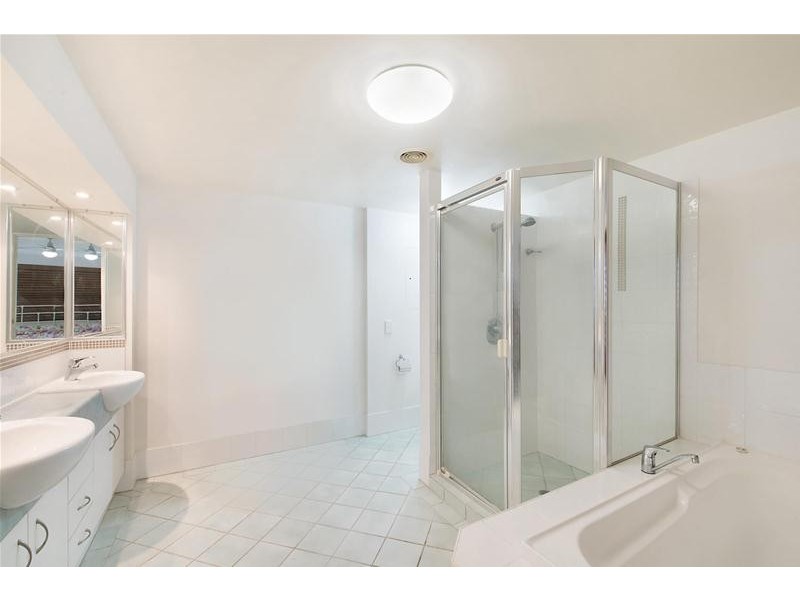 2/87 Duporth Avenue, Maroochydore QLD 4558