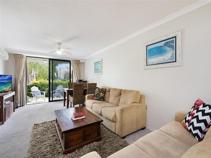 2/87 Duporth Avenue, Maroochydore QLD 4558