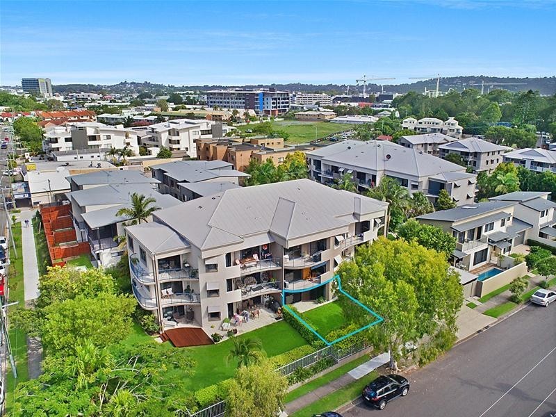 2/87 Duporth Avenue, Maroochydore QLD 4558