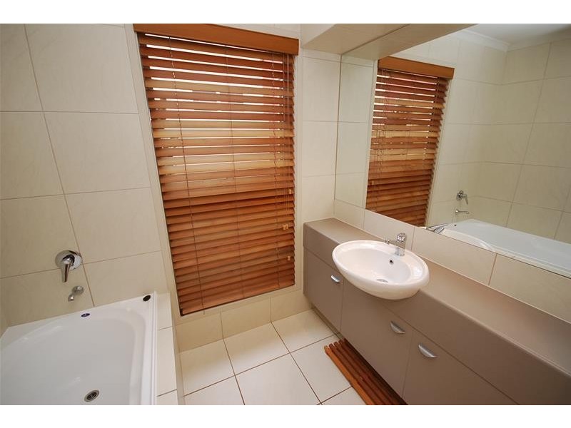 6 St Lucia Crescent, Parrearra QLD 4575