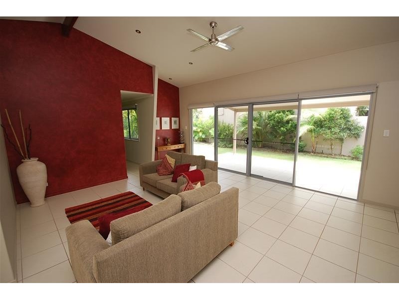 6 St Lucia Crescent, Parrearra QLD 4575
