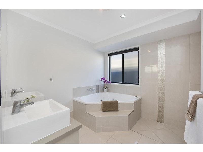 69 Frogmouth Circuit, Mountain Creek QLD 4557