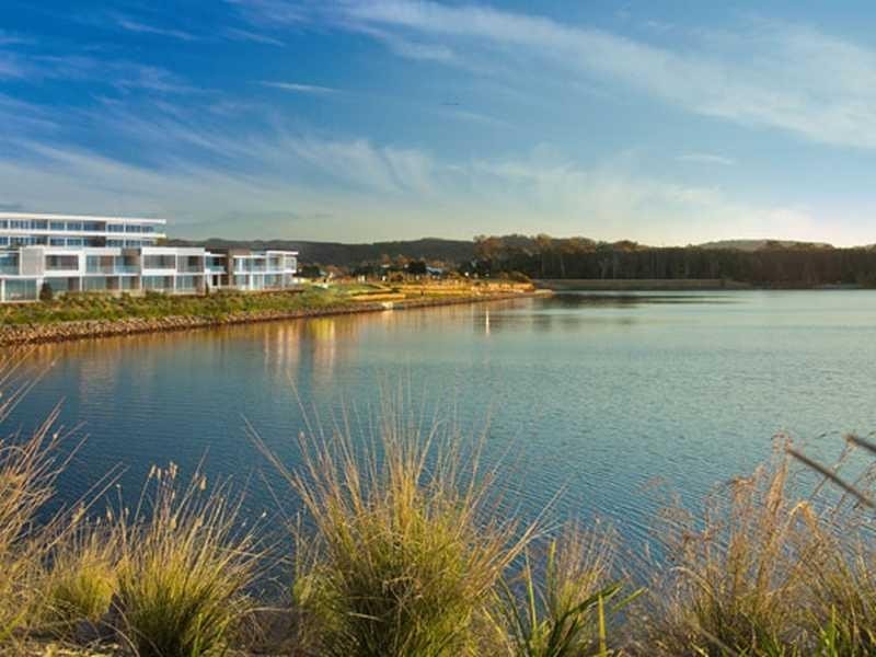 9 South Bay Drive, Varsity Lakes QLD 4227