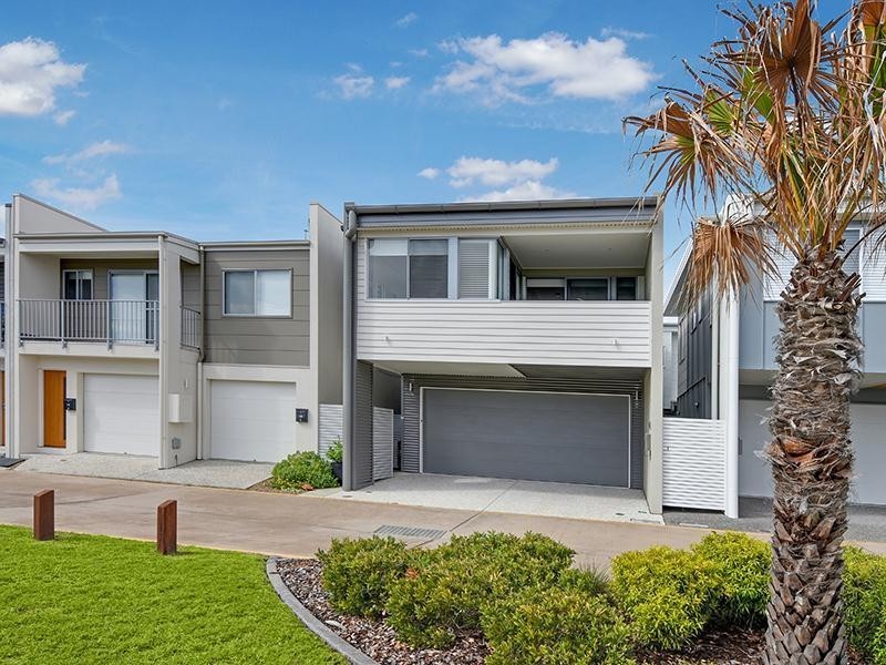 12 Machans Lane, Maroochydore QLD 4558