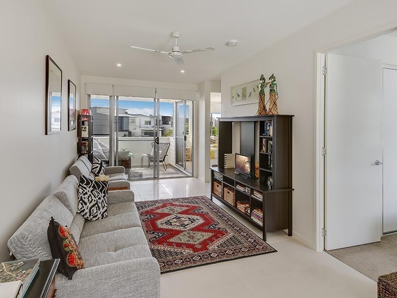 12 Machans Lane, Maroochydore QLD 4558