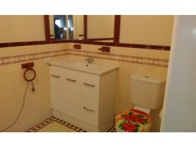 2/2 Balyarta Crescent, Mooloolaba QLD 4557