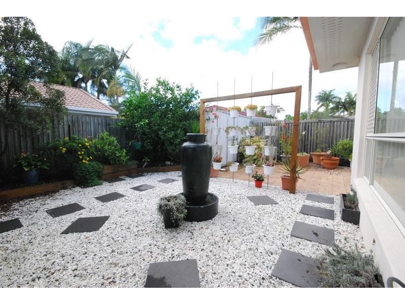 1 Sunburst Court, Mountain Creek QLD 4557