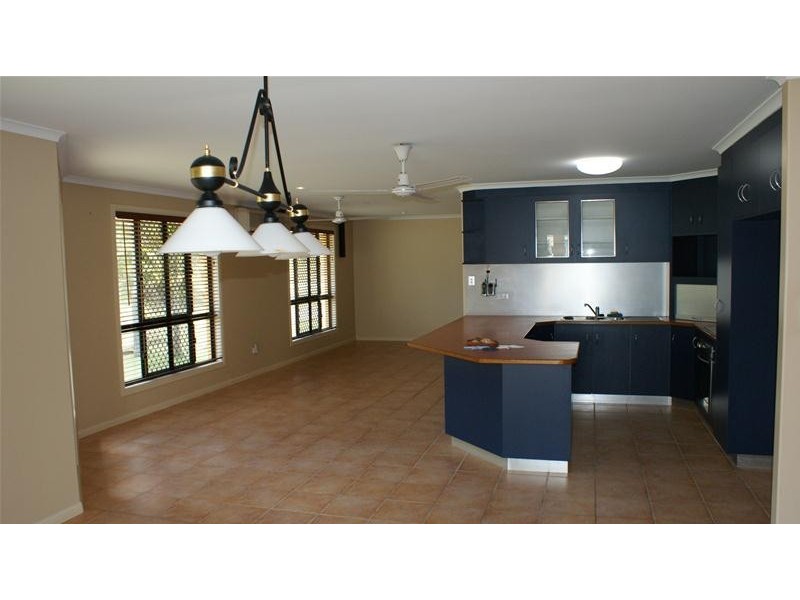 7 Zelma Street, Grasstree Beach QLD 4740