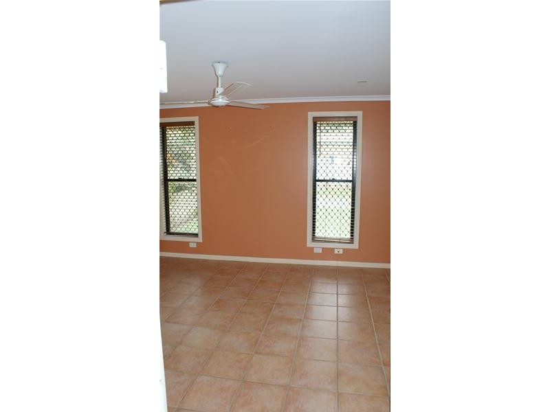 7 Zelma Street, Grasstree Beach QLD 4740